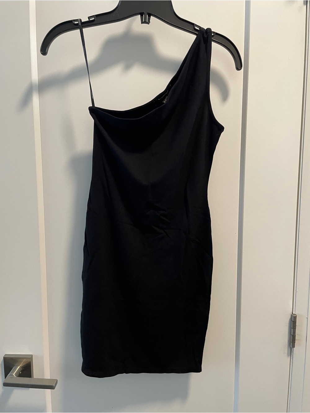 One-Shoulder Black Bodycon Dress